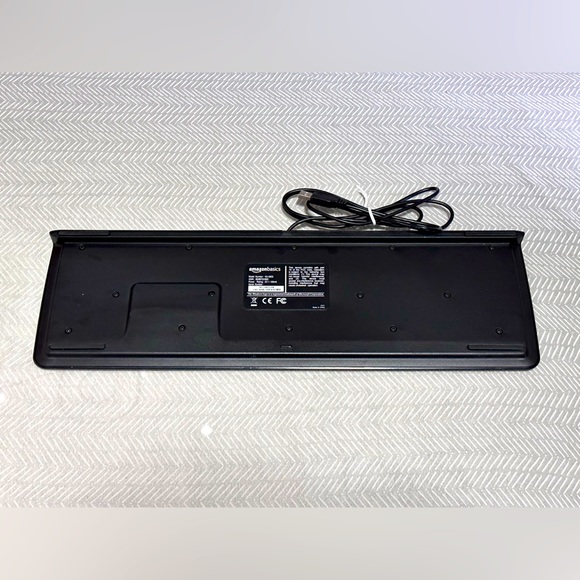 Amazon Basics Wired Keyboard - Picture 2 of 2